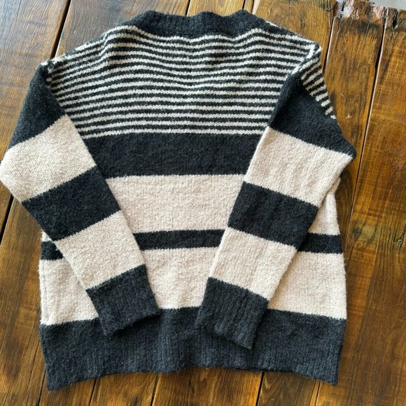Doe & Rae Sweater, Chunky Striped Oversized Plush V-Neck - Picture 6 of 8